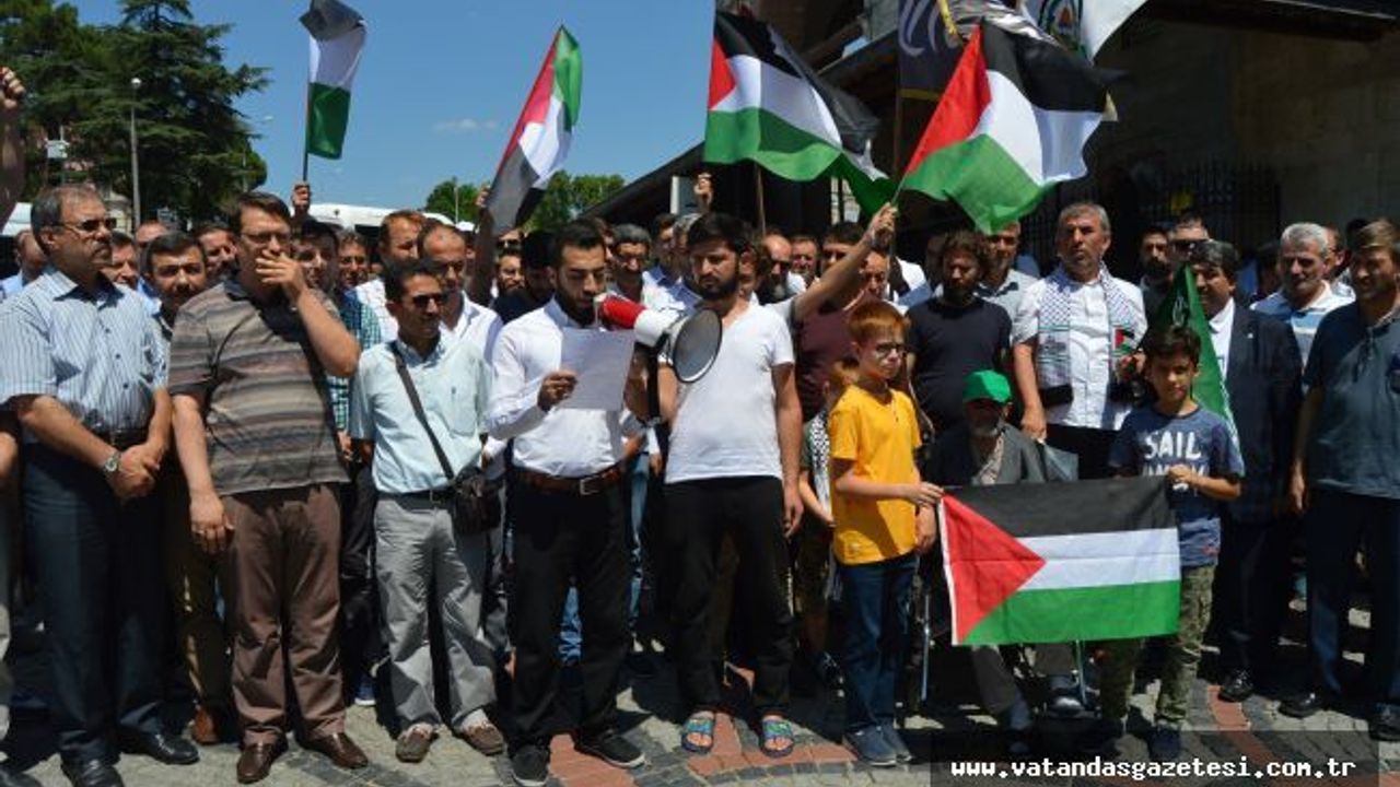 ESKİ CAMİ'DE MESCİD-İ AKSA PROTESTOSU