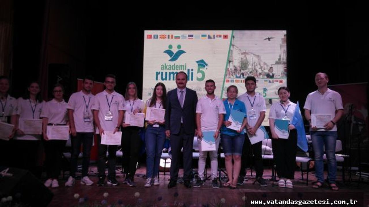 AKADEMİ RUMELİ’YE RENKLİ KAPANIŞ