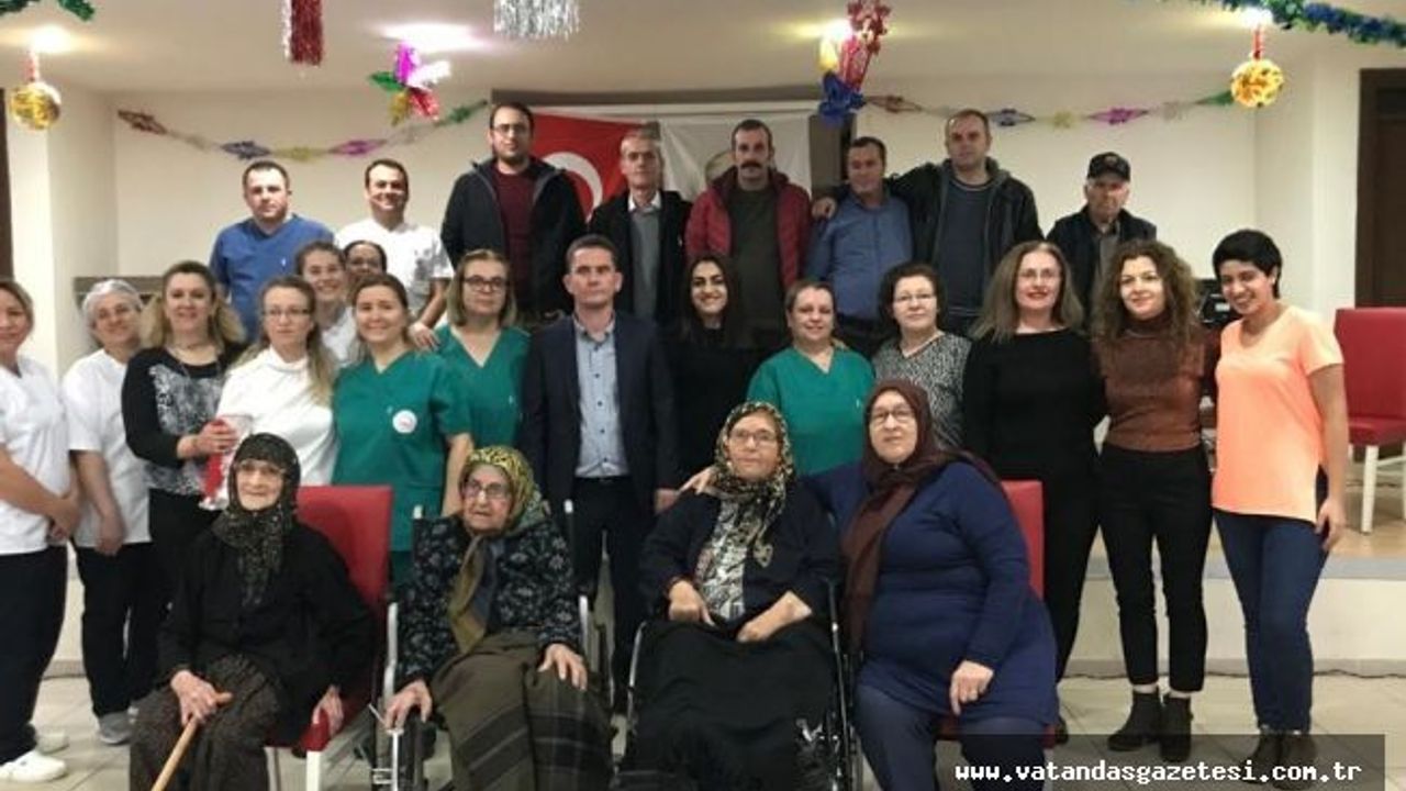 HUZUREVİNDE TÜRK SANAT MÜZİĞİ KONSERİ DÜZENLENDİ