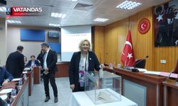 İL GENEL MECLİSİ’NDE GEGEOĞLU GÜVEN TAZELEDİ