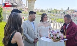 İREM VE OKTAY ÇİFTİ ÖZEL TARİHTE DÜNYAEVİNE GİRDİ