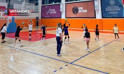 DEZAVANTAJLI ÇOCUKLAR VOLEYBOL SAHASINDA BULUŞTU