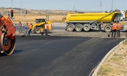 UZUNKÖPRÜ'DE ASFALT ÇALIŞMASI