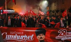 CUMHURİYET COŞKUSU YAĞMURA RAĞMEN SOKAKLARA TAŞTI