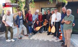 EMEKLİLER SAZI ELİNE ALIYOR, SORUNLARINI UNUTUYOR