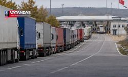 HAMZABEYLİ’DE TIR KUYRUĞU UZUYOR