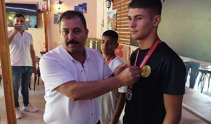 AĞA ADAYI TÜDEŞ, EDİRNELİ PEHLİVANLARI ÖDÜLLENDİRDİ