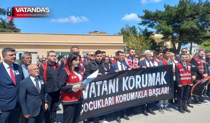 CHP'DEN MİLLİ EĞİTİME SESSİZ YÜRÜYÜŞ