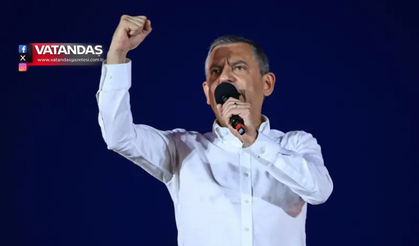 ÖZGÜR ÖZEL GELİYOR