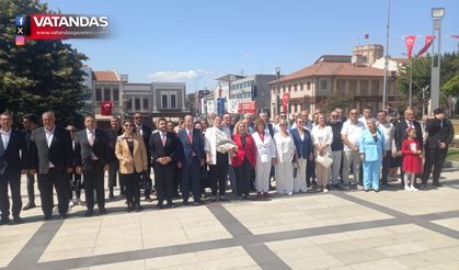 BELEDİYE BANDOSU CHP’LİLERİN İSTİKLAL MARŞINI OKUMASINA EŞLİK ETMEDİ