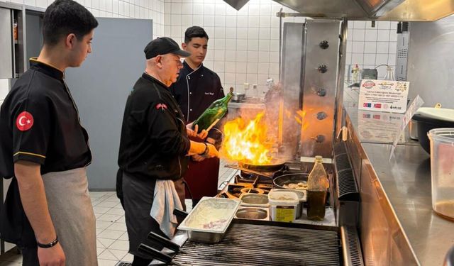 ALMANYA'DA MUTFAK DENEYİMİ KAZANDILAR