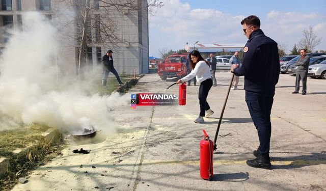 ÖĞRENCİLERDEN YANGIN TATBİKATI