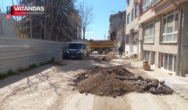 SU KAYIPLARINA SON, SIRADA ASFALT VAR