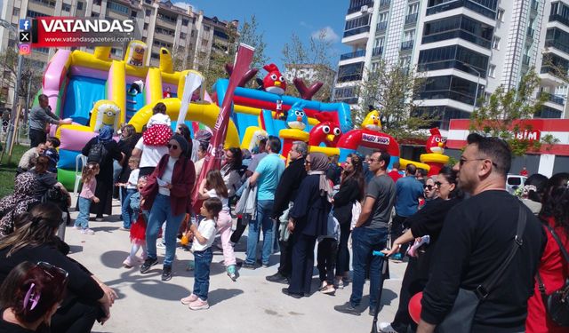 MİNİKLER EĞLENCEYE DOYDU