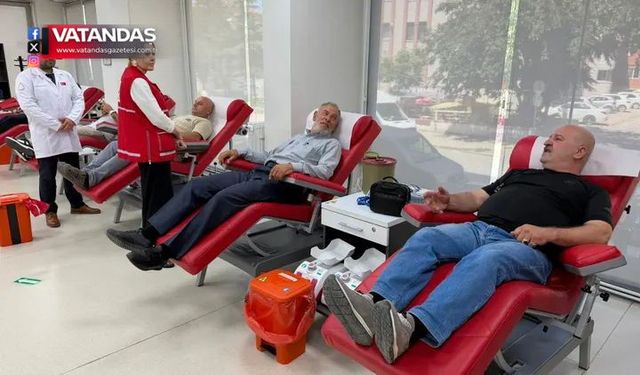 GÖNÜLLÜ KAHRAMANLAR YÜZLERCE HAYATA CAN OLDU