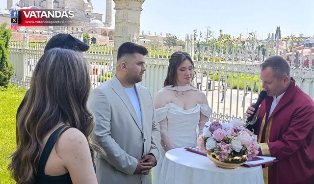 İREM VE OKTAY ÇİFTİ ÖZEL TARİHTE DÜNYAEVİNE GİRDİ