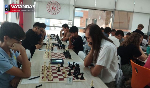 SATRANÇ TURNUVASI SONA ERDİ