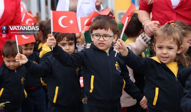 MİNİKLERDEN CUMHURİYET COŞKUSU