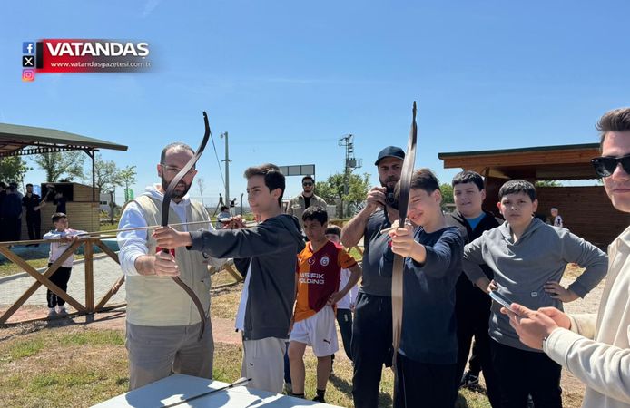 GENÇLER GELECEĞE KAMPLA HAZIRLANIYOR