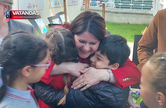 ÇOCUKLAR “BENİM DÜNYAM” SERGİSİNDE BULUŞTU