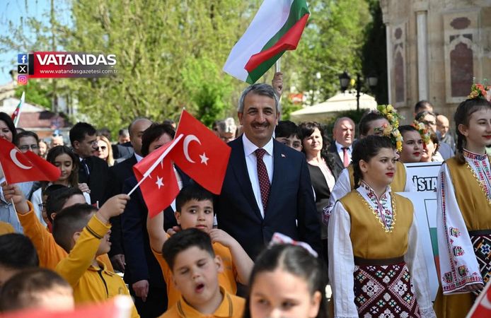 BALKAN ÇOCUKLARI 23 NİSAN'I KUTLADI