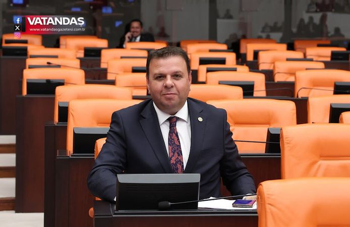 EDİZ ÜN CHP'YE GERİ DÖNDÜ