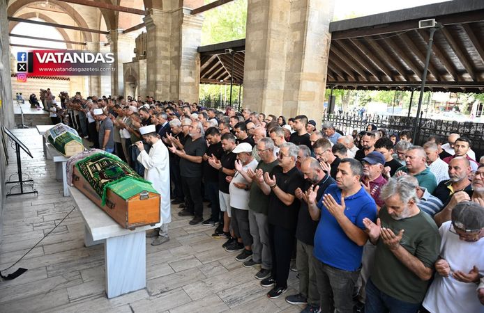 TRAKTÖR KAZASINDA ÖLEN ÇİFT TOPRAĞA VERİLDİ