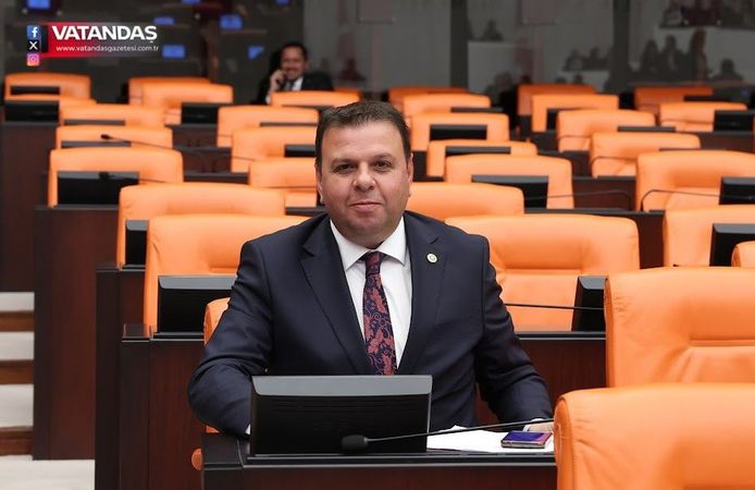 EDİZ ÜN: “CUMHURİYET EN BÜYÜK EMANETİMİZ”