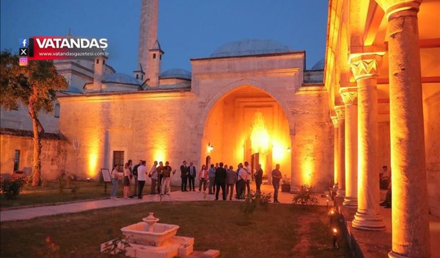 TARİHE GECE YOLCULUĞU BİTİYOR