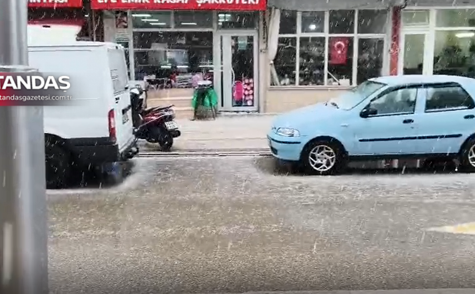 SÜLOĞLU’NDA DOLU YAĞIŞI: İLÇE BİR ANDA BEYAZA BÜRÜNDÜ