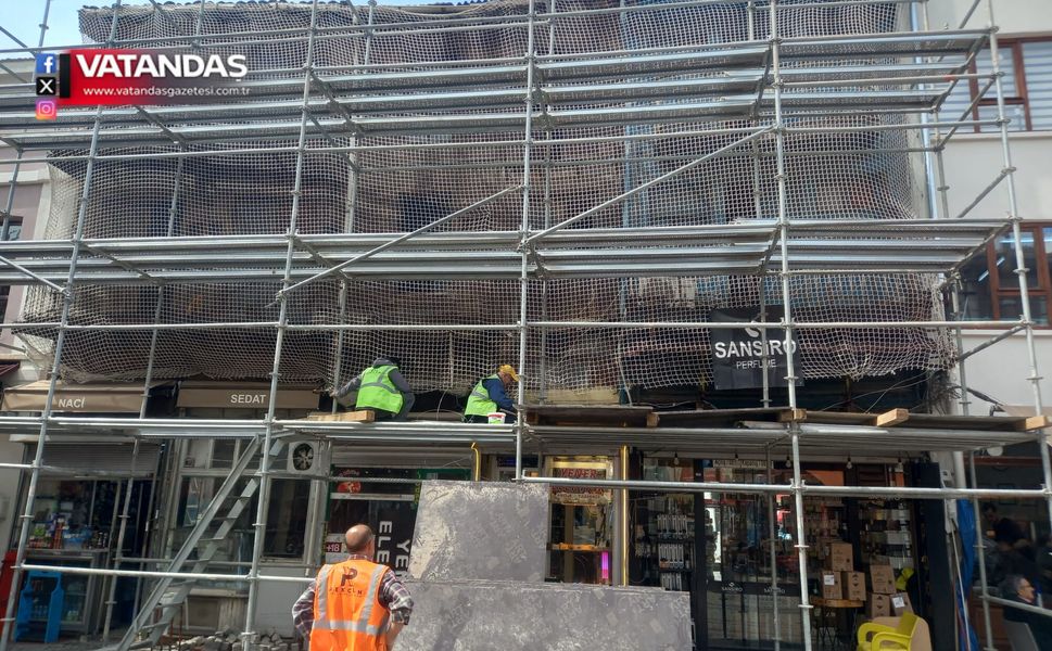 RİSKLİ BİNAYA GÜÇLENDİRME YAPILIYOR