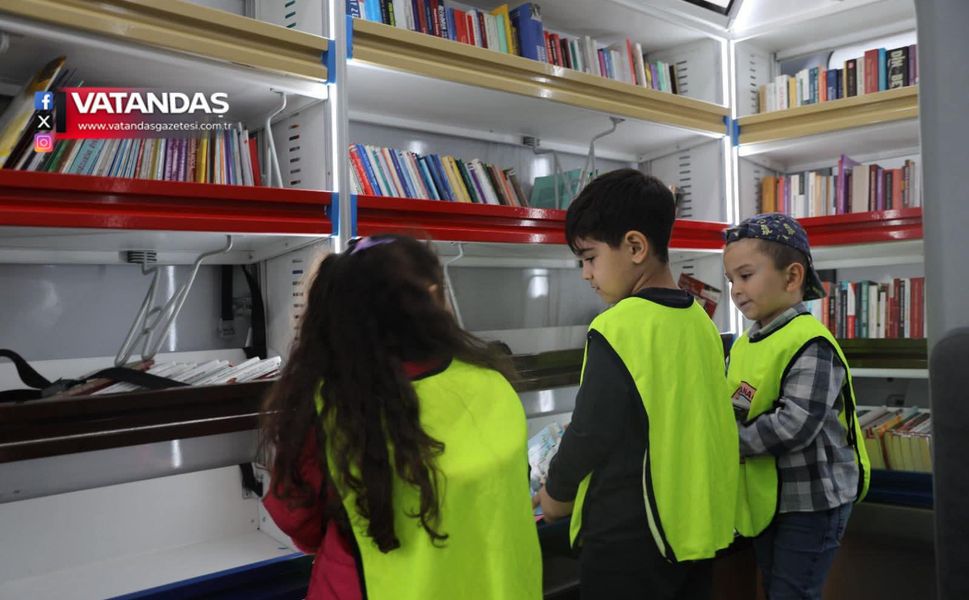 KUŞAKLAR KİTAPLARLA BULUŞTU