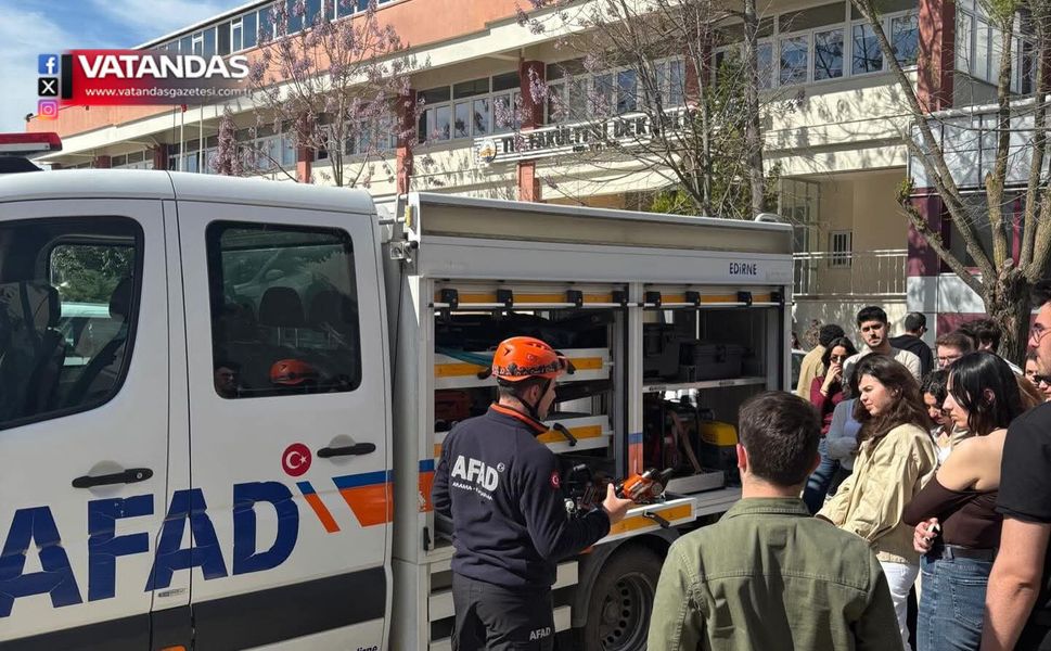 GELECEĞİN HEKİMLERİNE AFET EĞİTİMİ