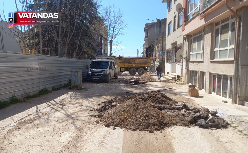 SU KAYIPLARINA SON, SIRADA ASFALT VAR