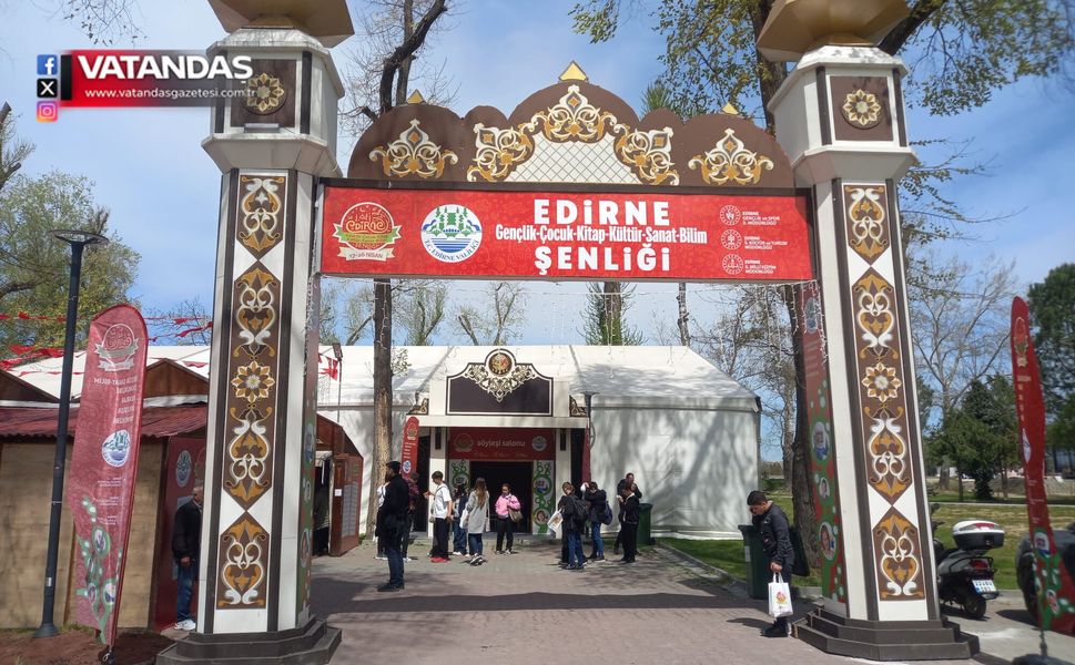 ÇOCUK VE GENÇLİK ŞENLİĞİ COŞKUSU BAŞLADI