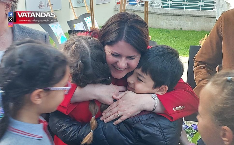 ÇOCUKLAR “BENİM DÜNYAM” SERGİSİNDE BULUŞTU