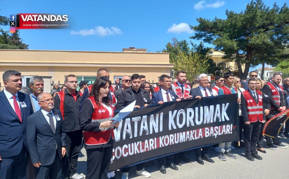 CHP'DEN MİLLİ EĞİTİME SESSİZ YÜRÜYÜŞ