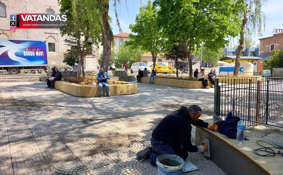 İLHAN KOMAN PARKI YENİLENDİ