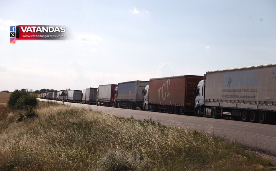 SINIRDA UZUN TIR KUYRUĞU
