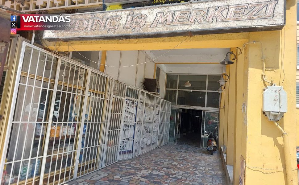 YARIM ASIRLIK İŞ MERKEZİ KADERİNE TERK EDİLDİ