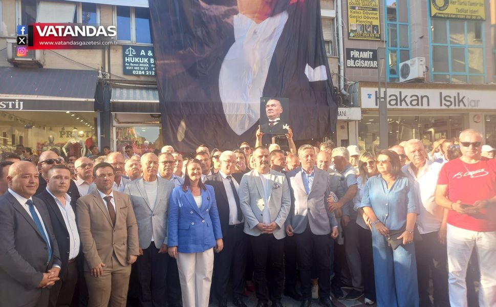 YENİ PARTİLİLER SAHAYA İNDİ