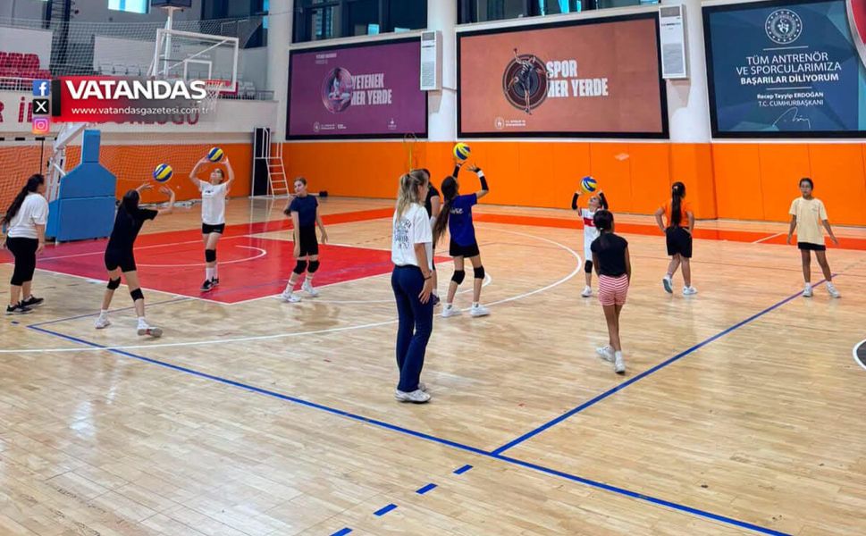DEZAVANTAJLI ÇOCUKLAR VOLEYBOL SAHASINDA BULUŞTU