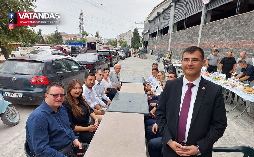 YENİ PARTİ YÖNETİMİNİ TANITTI