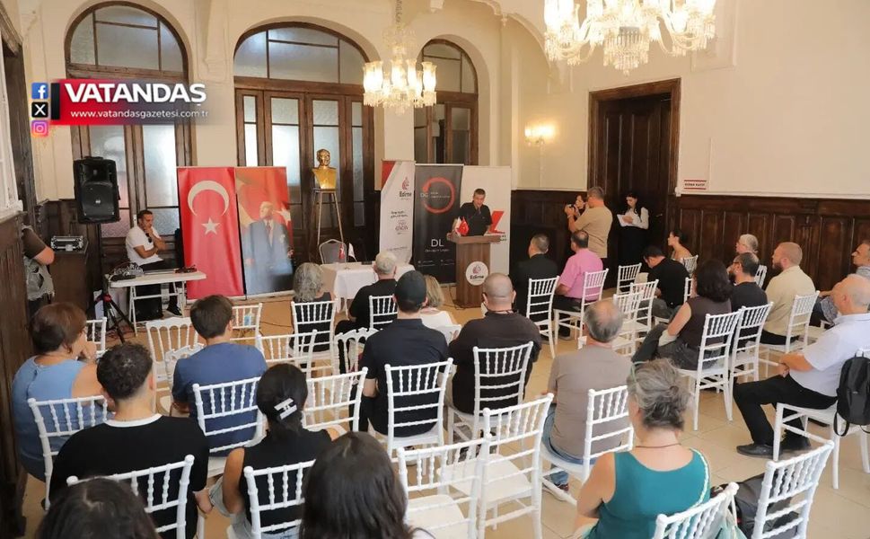 KADİM KENTTE DÜŞÜNCELER “ZAMAN VE MEKAN”IN İZİNDE BULUŞUYOR