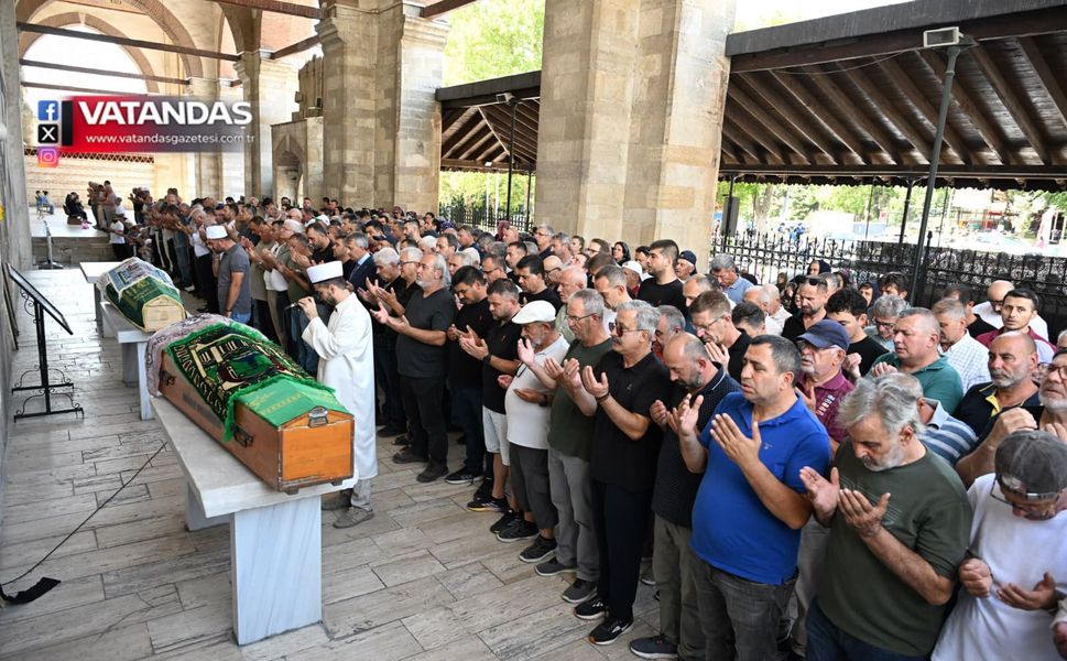 TRAKTÖR KAZASINDA ÖLEN ÇİFT TOPRAĞA VERİLDİ