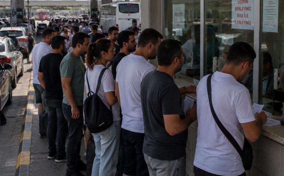 TRAFİK İHLALİ YAPAN GURBETÇİ ÇIKIŞTA TAKILDI