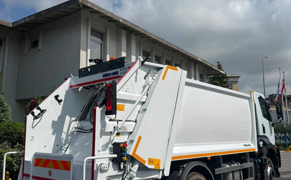 UZUNKÖPRÜ BELEDİYESİ’NE YENİ ÇÖP KAMYONU