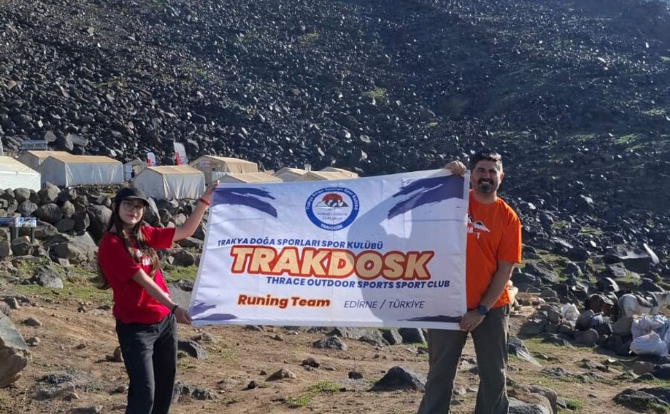 TRAKDOSK’LU BABA-KIZ TÜRKİYE’NİN ÇATISINA TIRMANDI