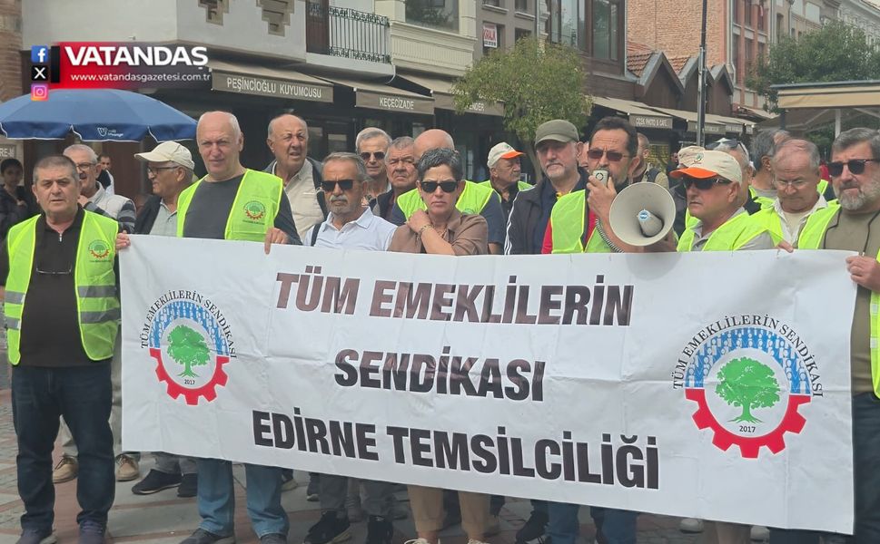 EMEKLİLERDEN SARAÇLAR CADDESİ’NDE ‘GEÇİNEMİYORUZ’ EYLEMİ