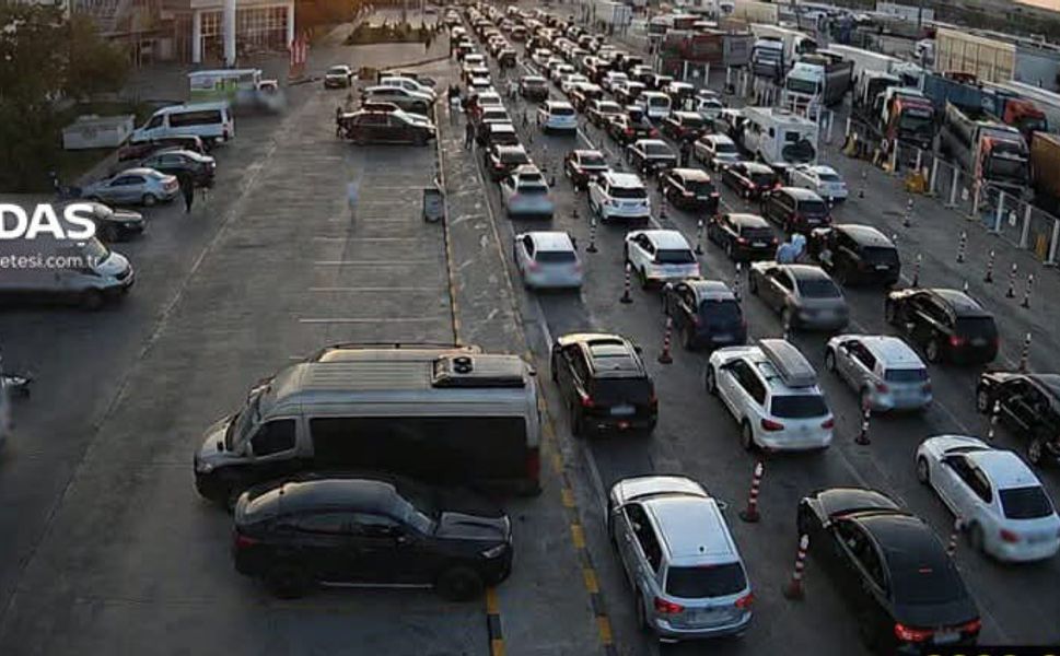 SINIR KAPILARINDA YOĞUNLUK SÜRÜYOR